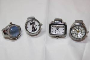 lot 211 image: Ring Watches