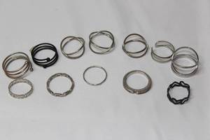 lot 220 image: Fashion Rings