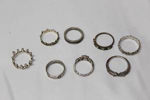 lot 221 image: Fashion Rings