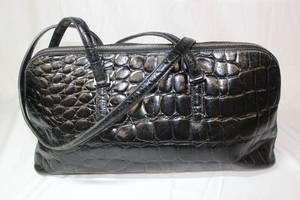 lot 14 image: Furla Purse