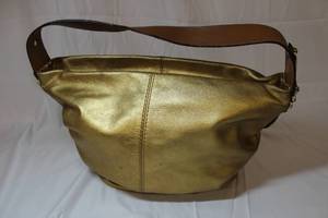lot 15 image: Michael Kors Purse