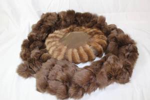 lot 225 image: Fur Accessories