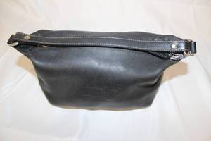 lot 43 image: Designer Purse