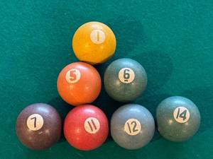 lot 10D image: LL - Set of 7 Vintage Billiard Balls Assorted Colors and Numbers