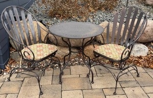 lot 25D image: Outdoor Metal Bistro Set with Spring Chairs and Round Table