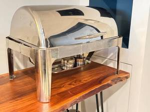 lot 70D image: LL - Winco Commercial Stainless Steel Chafing Dish