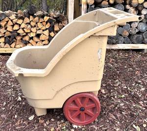 lot 126H image: Y - Large Lawn and Garden Cart with Wheels
