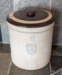 lot 13L image: ML - Uhl Pottery Co. 6 Gallon Stoneware Crock with Lid