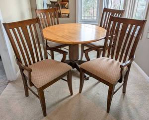 lot 14A image: UL - 42-Inch Round Wood Dining Table with 4 Upholstered Chairs