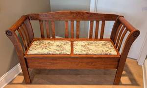 lot 81 image: ML - Wood Storage Bench with Floral Upholstered Seat and Lift-Top Compartment