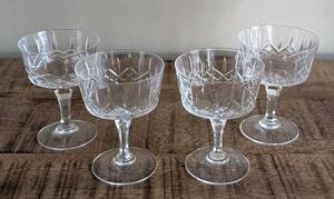 lot 90 image: ML - Set of 4 Cut Glass Crystal Cocktail Glasses, 5 Inch Tall