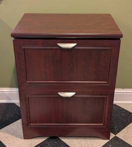 lot 99 image: ML - Wood Grain Two-Drawer File Cabinet with Silver Handles