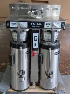 lot 112 image: G - Fetco CBS-52H Twin Coffee Brewer with 2 Luxus Servers