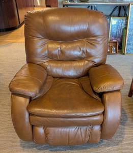 lot 119 image: ML - Lane Brown Leather Recliner Armchair
