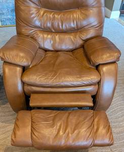 lot 120 image: ML - Lane Leather Recliner Chair