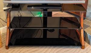 lot 136 image: ML - Glass and Wood 3-Tier Entertainment Stand