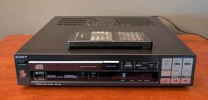 lot 137 image: ML - Sony CDP-102 Compact Disc Player with Remote Control