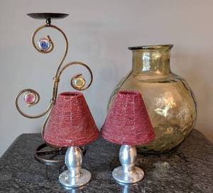 lot 142 image: ML - Decorative Candleholders and Glass Vase Collection