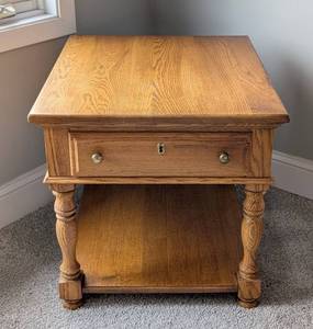lot 149 image: UL - Oak Side Table with Drawer and Shelf