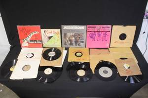 lot 120 image: Collection of Vintage Vinyl Records Assorted Artists and Labels