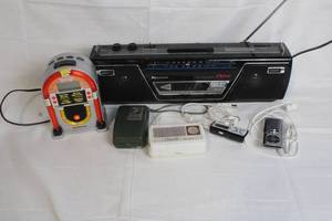 lot 139 image: Collection of Vintage Radios, Alarm Clock, and Media Players