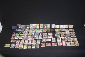 lot 176 image: Collection of Assorted Vintage and Modern Trading Cards