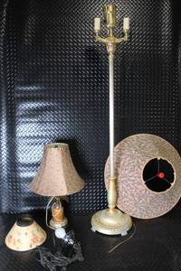 lot 249 image: Assorted Vintage Lamps and Lamp Shades Collection