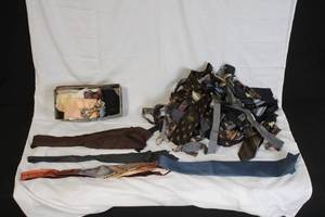 lot 260 image: Vintage Mens Necktie and Handkerchief Lot