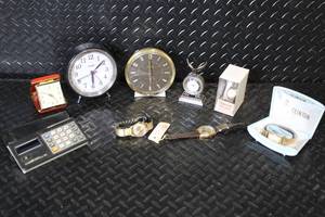 lot 290 image: Collection of Vintage Clocks, Watches, and Casio Calculator with Case