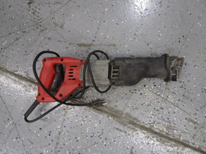 lot 17 image: Milwaukee Sawzall