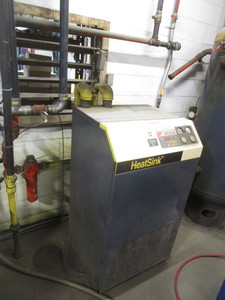 lot 22 image: Heat Sink Compressed Air Dryer