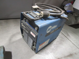 lot 31 image: Miller Invision 354 MP Welder