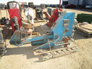 lot 62 image: Weld Positioner wRotating 3 Jaw Chuck