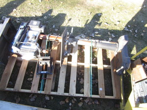 lot 74 image: Delta Drill Press & Vise