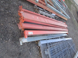 lot 92 image: 16pcs Misc Pallet Racking Crossbars