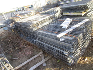 lot 103 image: Pallet Rack Wire Decking Approx. 15pcs 36  90pcs 48