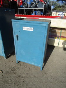 lot 109 image: Metal Cabinet 21x15x34