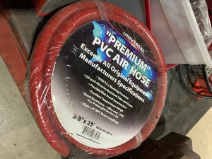 lot 4 image: Large misc lot of garage items