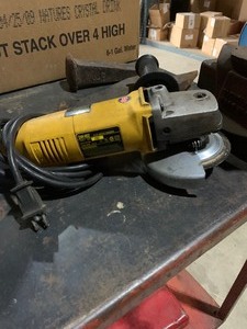 lot 5 image: Dewalt angle grinder, misc