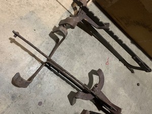 lot 28 image: Ladder racks