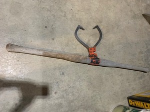 lot 33 image: Log carrier, 2-man