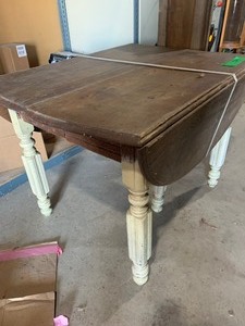 lot 34 image: Vintage table w4 leaves