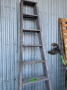 lot 50 image: 8 wood step ladder