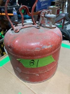 lot 81 image: Vintage gas cans