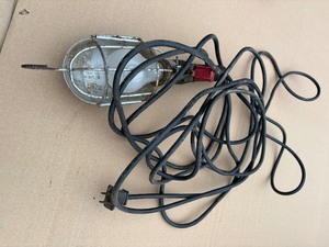 lot 83 image: trouble light