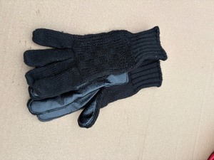 lot 87 image: Ladies Gloves