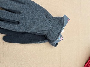 lot 89 image: Mens Gloves