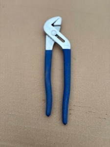 lot 90 image: Great Neck Channel Locks