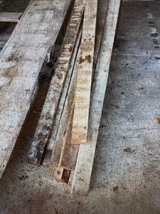 lot 92 image: 2x4s  6 10ft 4  6ft
