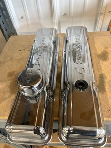 lot 107 image: Set of Very Nice Chevy Valve Covers